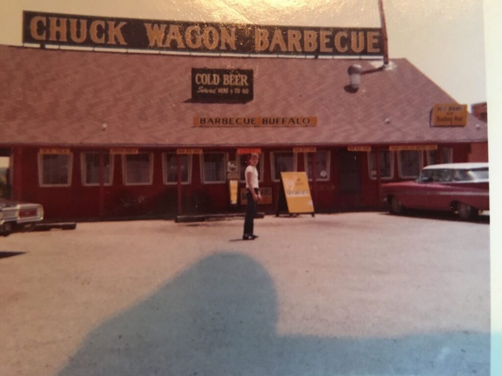 Chuckwagon Bar-B-Que & Grill 1