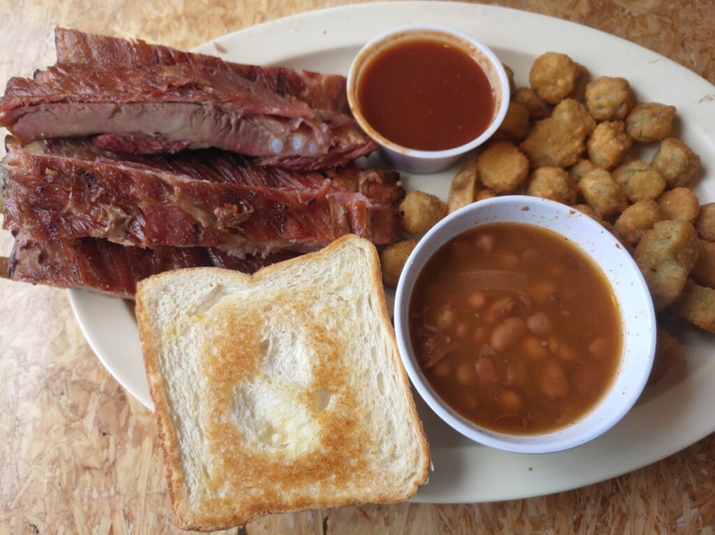 Chuckwagon Bar-B-Que & Grill 6